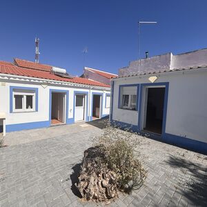 Renovated 3-Bed Property/Investment Opportunity in Ourique
