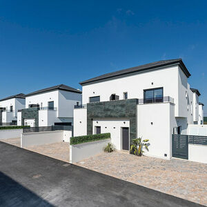 Property in Spain New chalet from builder in Gran Alacant