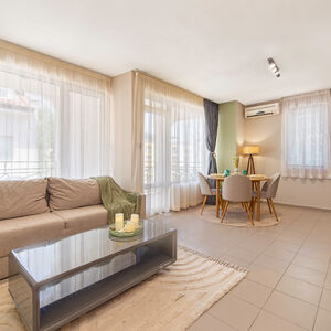 Excellent Modern furnished 2 bedroom Apartment, Bravo 5