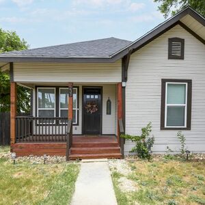 3/2 Craftsman home in Denver Heights in San Antonio, TX