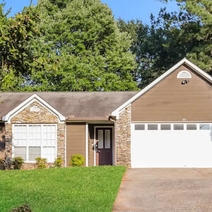 Beautiful 3bedroom specious home ready for asap move in 