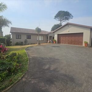 Beautiful 3 Bedroom Home for Sale in Ballito Central!