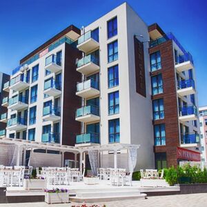 Spacious 1 bedroom apartment with Pool View in Sun Gate