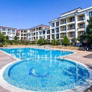 One-Bedroom Apartment with Sea and Mountain Views | Rutland 