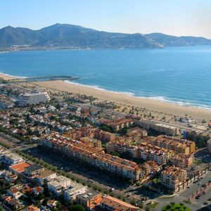 🏖️ Apartamento en primera línea, Empuriabrava