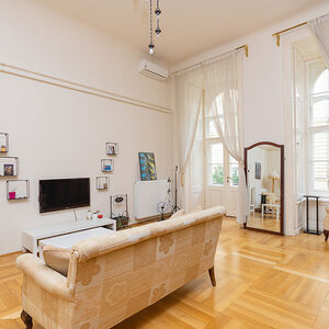 For sale in downtown a 78 m2 and a 153 m2 apartment 