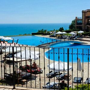 2-Bedroom Apartment with Sea and Pool Views Kaliakria Resort