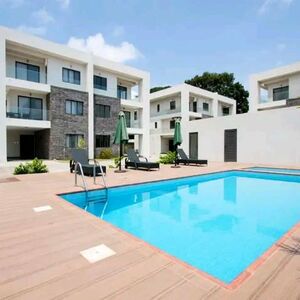 Luxurious furnished 4-bedroom townhouse @ Airport City 