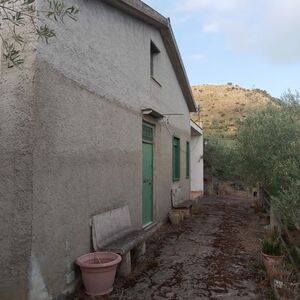 sh 846, villa, Caccamo, Sicily