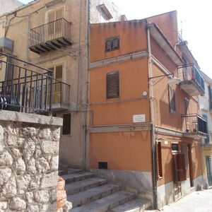 sh 849 town house, Caccamo, Sicily