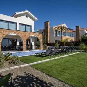 Beachfront 5 bedroom detached villa