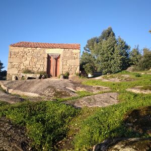 Stunning Off Grid Oasis with wells & river