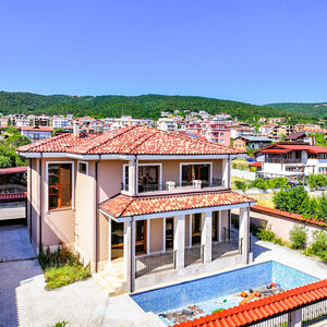 House with Pool and Sea View — Sveti Vlas