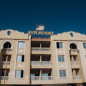 Avin Resort – Modern 2-Bedroom Pool View Apartment