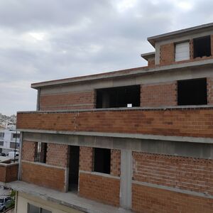 🏡 2 Unfinished 2nd-Floor Apartments