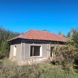Old rural property with plot of land and quiet Vratsa
