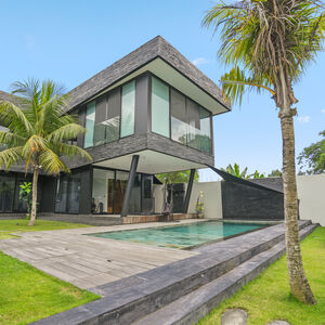 Cemagi, Casa Noir, A Modern 3-Bedroom Luxury Villa