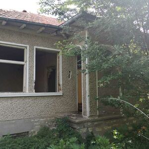 Property for total renovation in Vinograd North of VT 