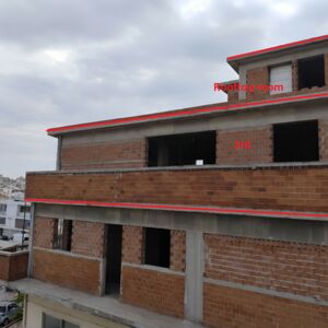 🏡 Unfinished 3rd-Floor Apartment