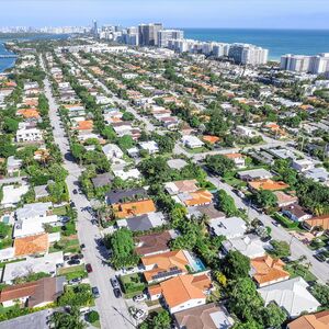 Modern Beachside Home Near Bal Harbour & Miami Beach