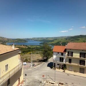 House with a view of Lake Guardialfiera -Italy