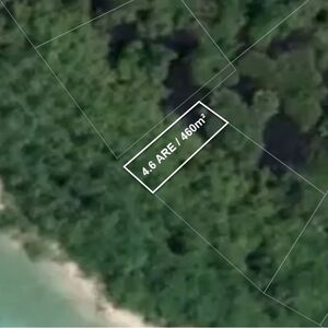 Mentawai's, 460 m&sup2; Beachfront Micro-Parcel