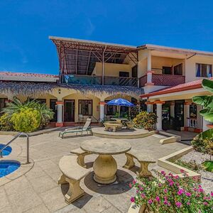 Hotel, needs nothing, less than a minute to the beach!