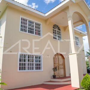 Stunning 5 bedroom  Executive Home