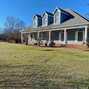 716 Whitfield Rd, Brandon, MS 39042