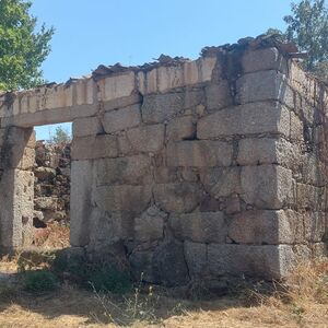 Farm Rebolta with 14,350 m2 and a building to renovate