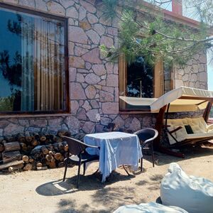 Charming Mountain House with Stunning Nature Views