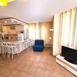 Spacious 2-Bedroom Apartment with Pool View &ndash; complex Breeze