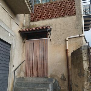 sh 856 town house, Caccamo, Sicily