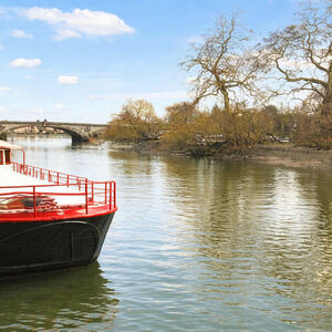 FREEHOLD RESIDENTIAL LONDON MOORING   &pound;1,200,000