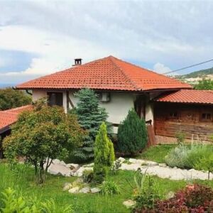 Ethnic village on 2.2 ha with a house and a swim