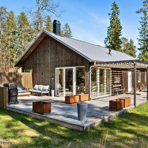 3-Bed Year-Round Retreat in Swedish Archipelago with 2,040sq