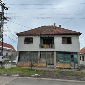 House in the very center of Stari Banovac