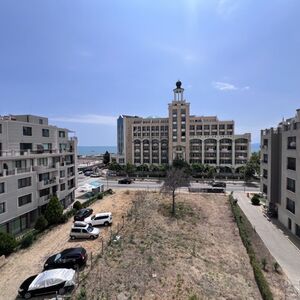 Spacious Two-Bedroom Apartment, Sea and City Views, Pomorie