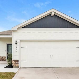 Single family home Available for Rent in Houston, TX