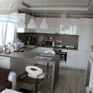 Luxury 1-Bedroom Apartment with Designer Renovation