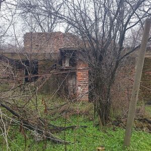 Large plot of land 2700 sqm. with a fallen house 12 karnobat