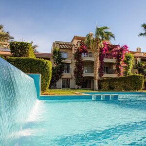 2BR Apartment with private pool & 60Sqm Garden