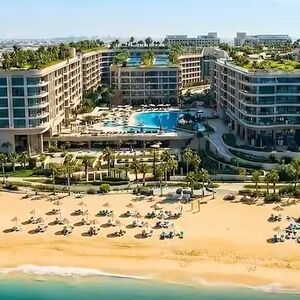 Studio Pool & Garden view with private beach