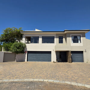 3-Story Home With Lagoon View In Myburgh Park, West Coast.