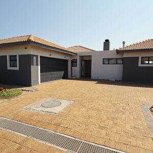 4 Bedroom Home In Langebaan Country Estate, West Coast