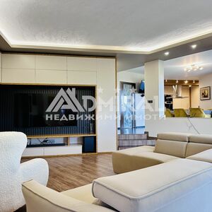 Luxury Estate with Unobstructed Sea Panoramas