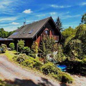 Spacious countryside home with indoor pool &ndash; France
