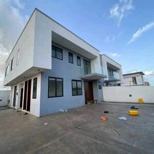 MODERN 3-BEDROOM TOWNHOUSE FOR SALE@EAST AIRPORT, ACCRA