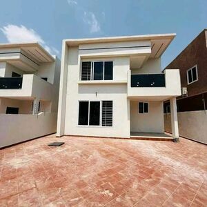 EXECUTIVE 4-BEDROOM SMART HOME FOR SALE@ LAKESIDE ESTATE