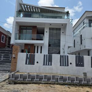 5 Bedroom Detached Duplex 
